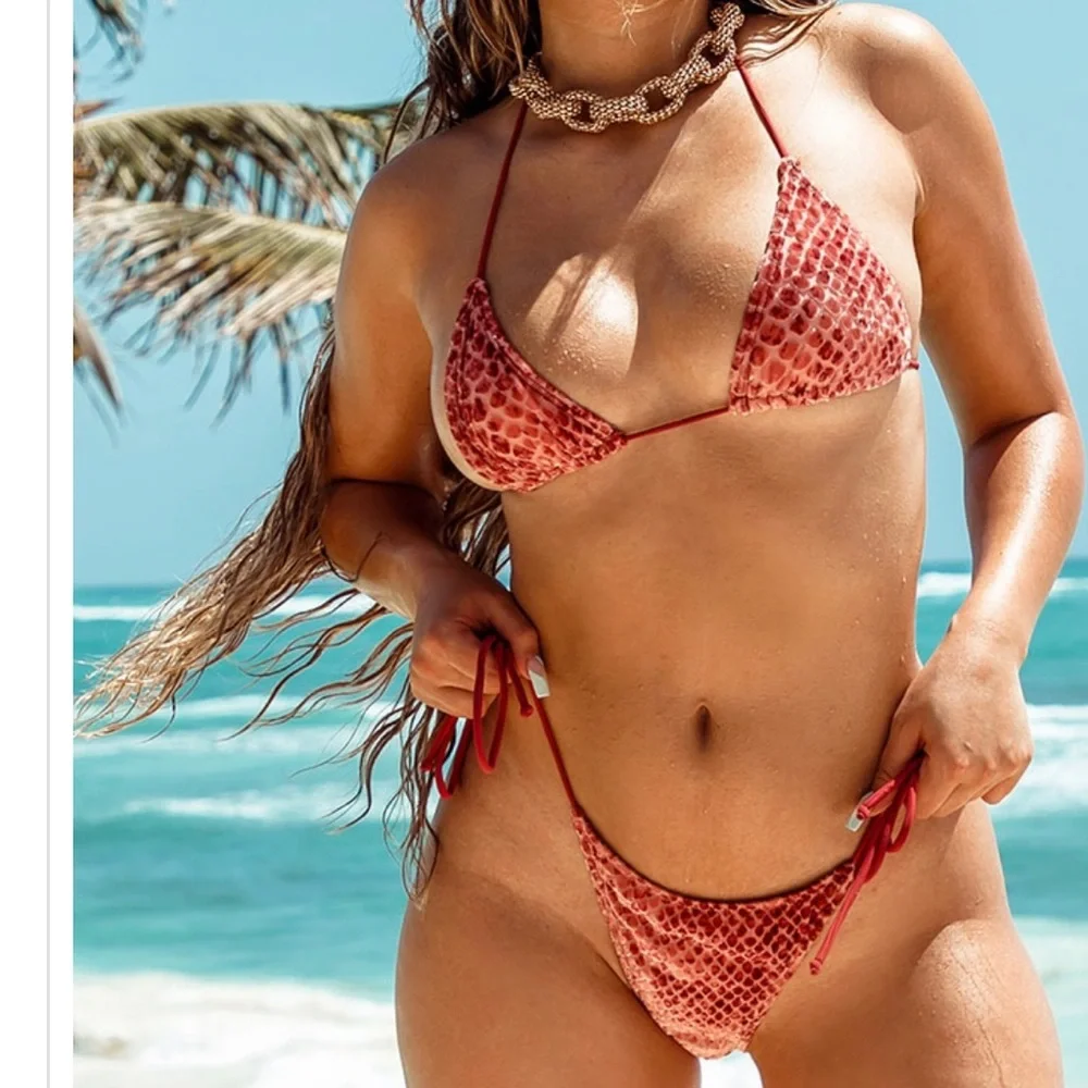 PrettyLittleThing. 8. Rose - Picture 3 of 6